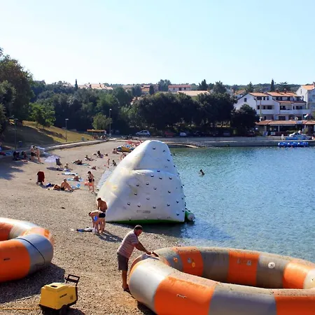 Apartman With A Parking Space Pjescana Uvala, - 14564 *